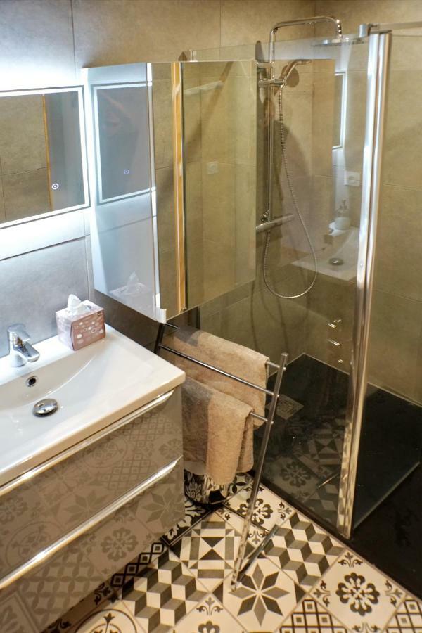 Chalet Hotel La Tuviere Bike Inn Saint-Jean-de-Maurienne Εξωτερικό φωτογραφία